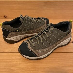 NWT Taos Footwear Women's “Motion” City Hiker/Sneaker, size 7.5, color: natural